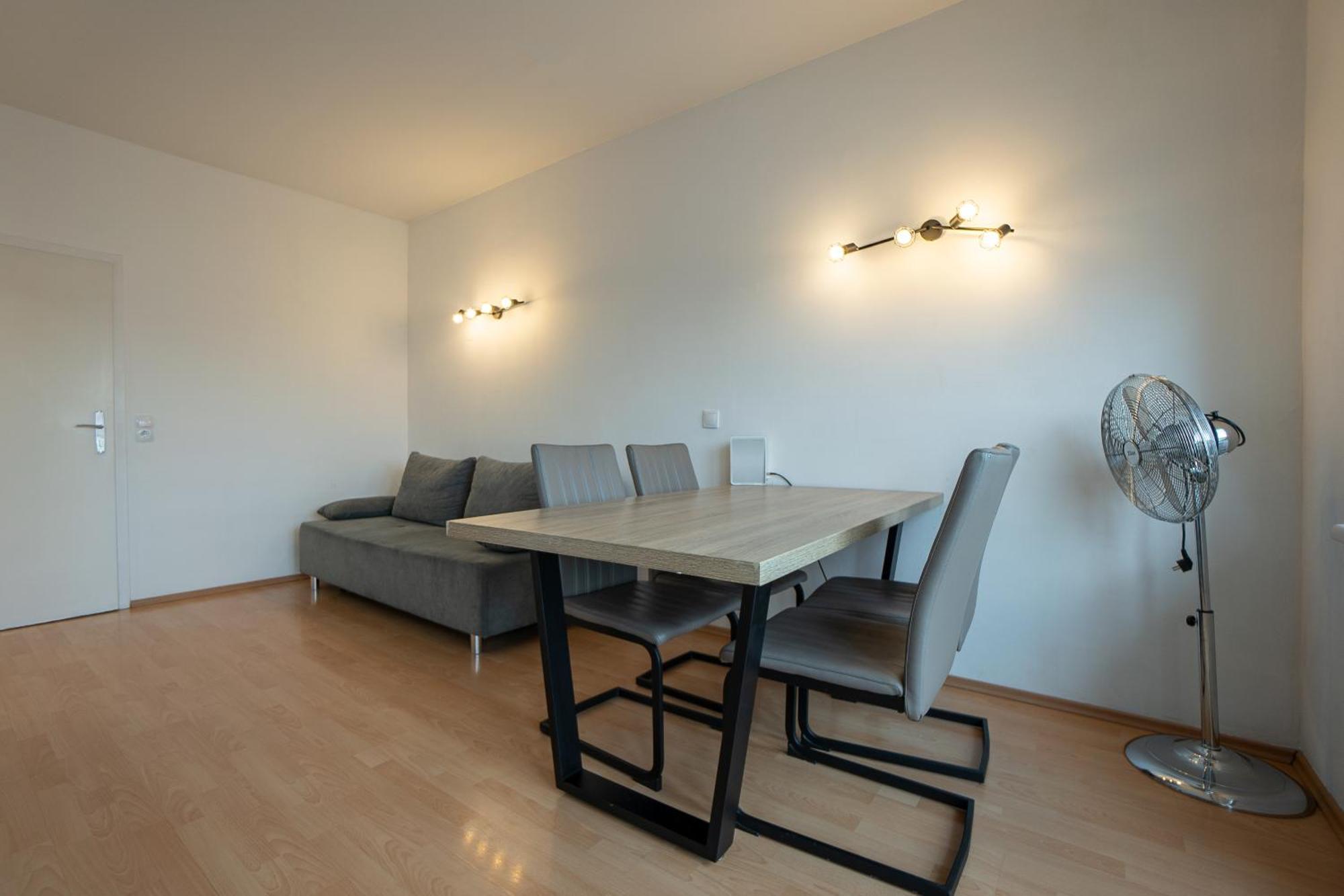 Apartment With A Private Terrace Located Right Near Belvedere Castle, 15 Minutes Away From Stephansdom Viena Exterior foto